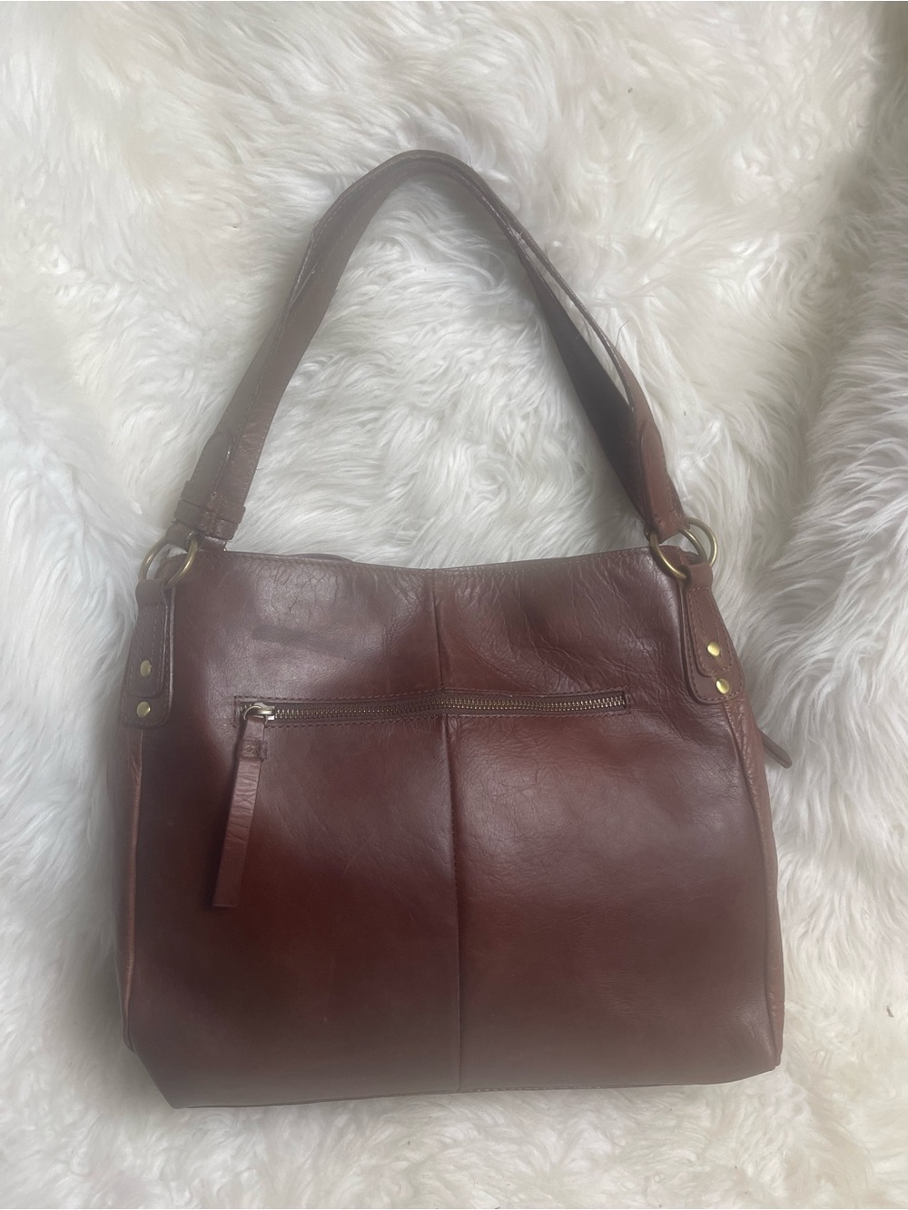 Bolo Leather Brown Medium Shoulder Bag gold tone hardwares. - Picture 2 of 14